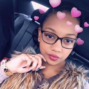 Meet your Posher, Devin